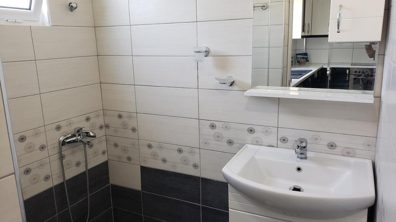 Guesthouse Shehu كساميل المظهر الخارجي الصورة